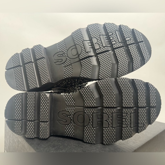 Sorel Women's Lennox Lace Cozy Waterproof Boots - Picture 10 of 16